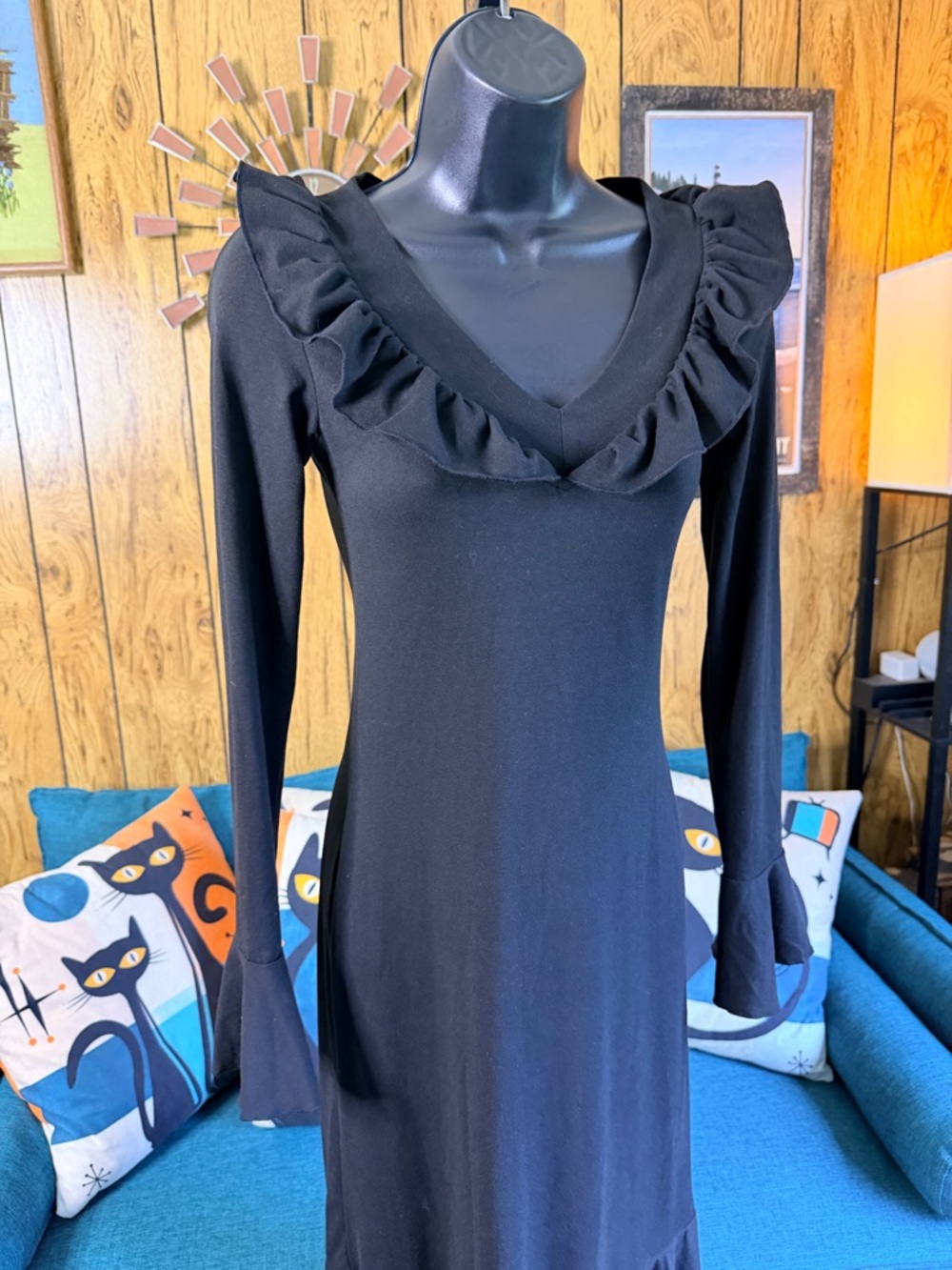 Dazy Goth Queen Ruffle V-Neck Maxi Dress with Flared Mermaid Hem - Picture 2 of 15